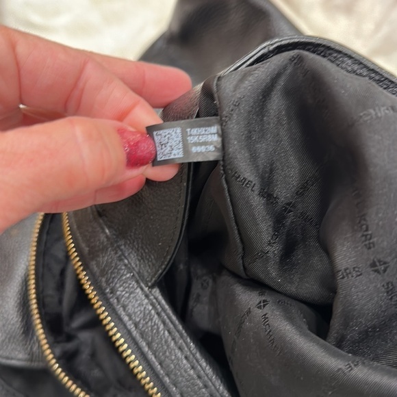 Michael Kors shoulder bag, black, three large compartments, three small - Picture 9 of 17